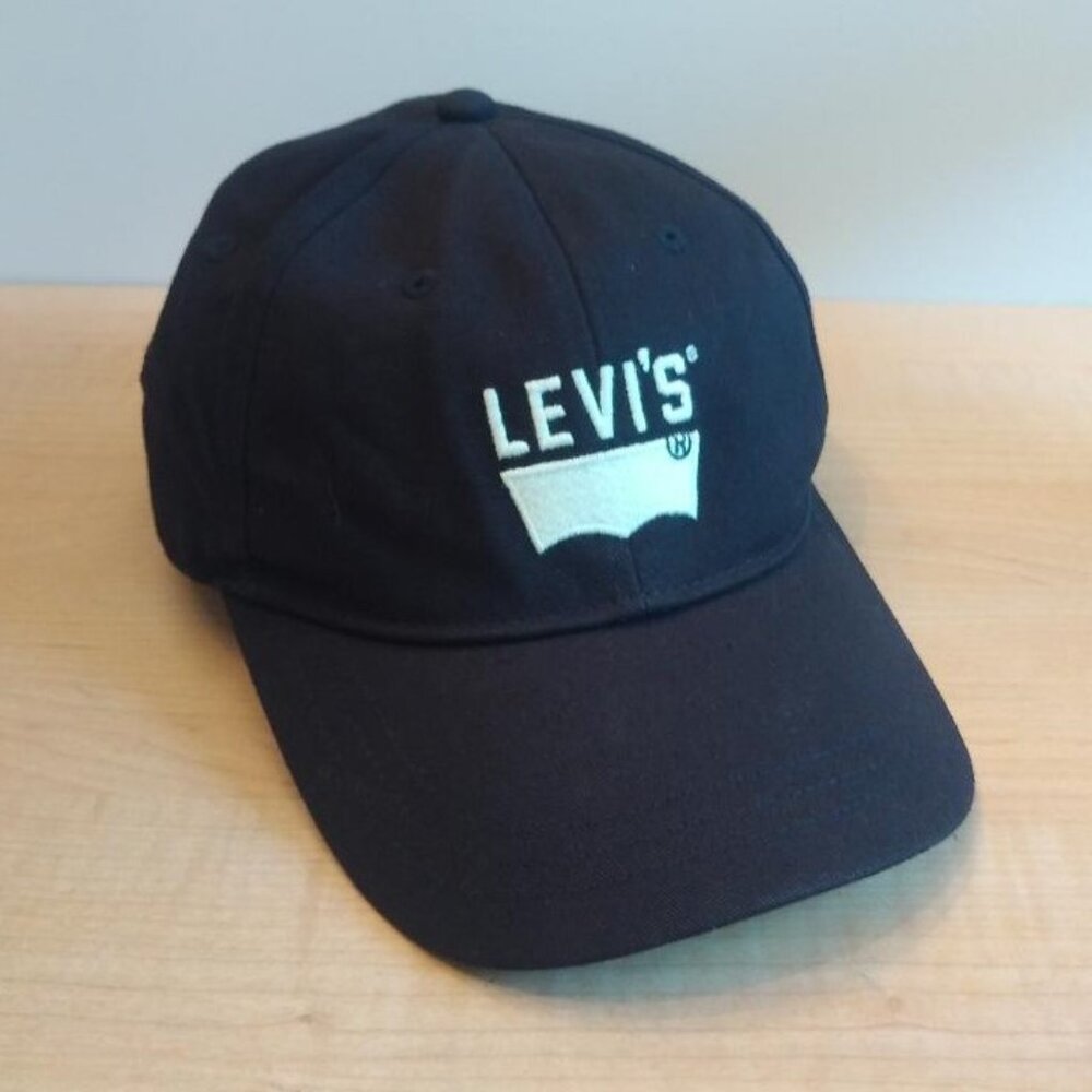 Levi's Baseball UN Batwing Cap